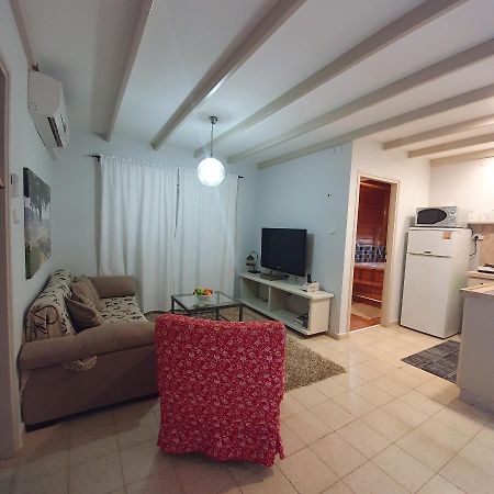 בחצר של טובה Apartment Hazon Bagian luar foto